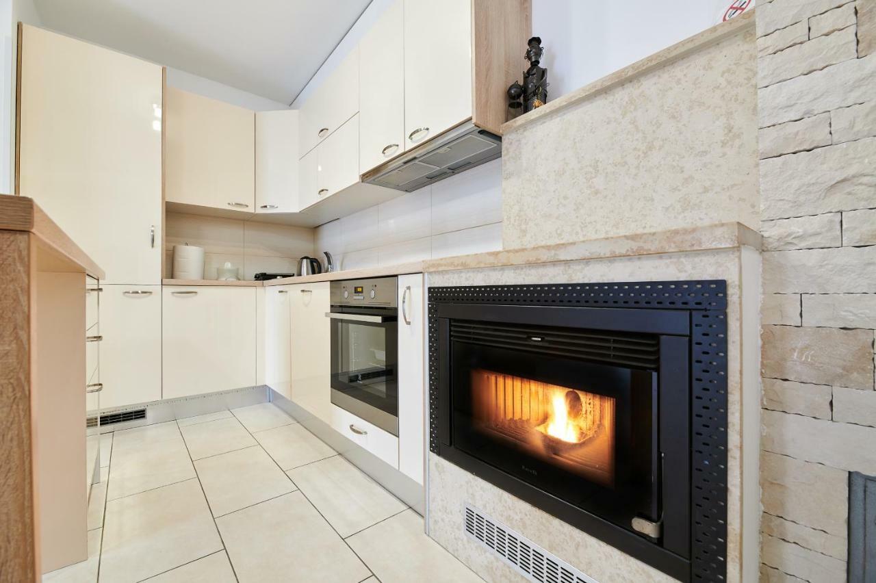 Apartman Leon Umag Exterior photo