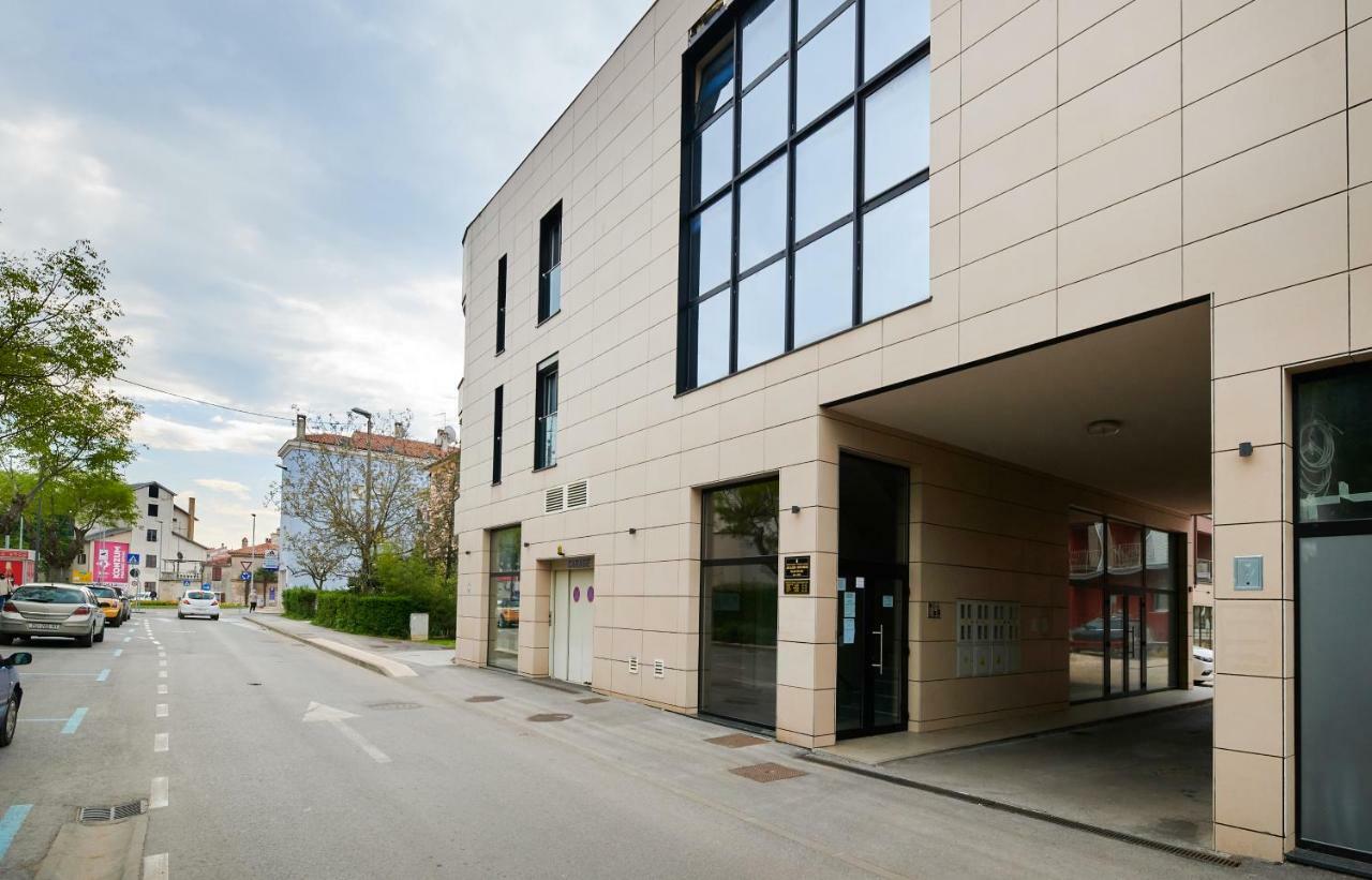 Apartman Leon Umag Exterior photo